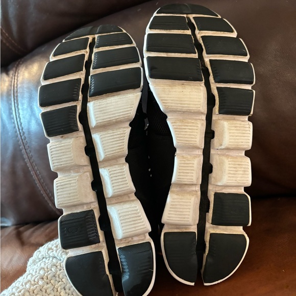 On Women’s Cloud 5 Sneakers - Picture 9 of 10